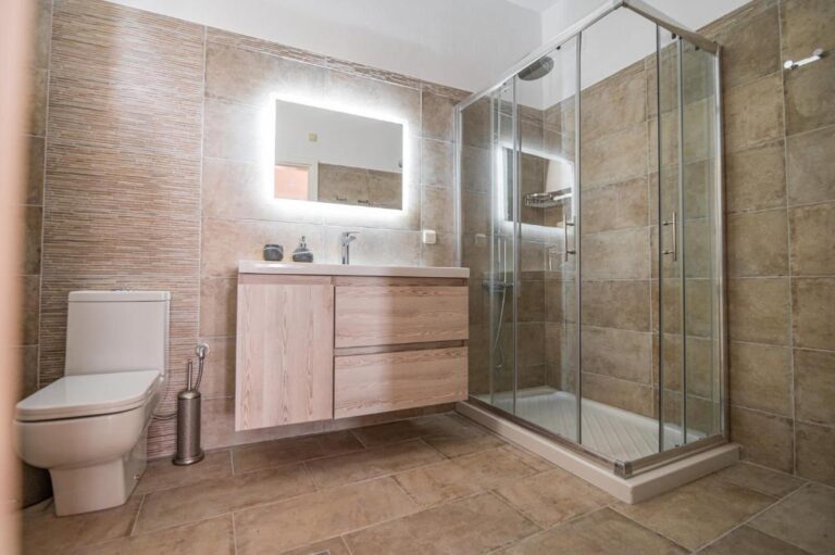 costamarelygia/lygia/bathroom
